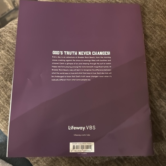 Breaker Rock Beach: VBX Preteen Bible Study Leader Pack - Picture 2 of 2